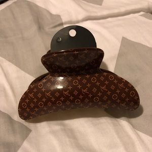 Bear claw hair clip large